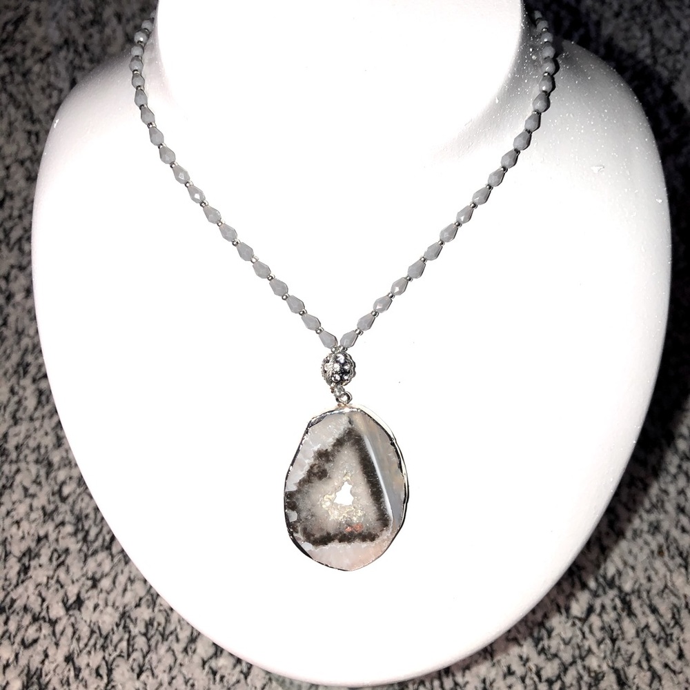 🛍 The Buckle - Genuine Agate 5 Tier Necklace